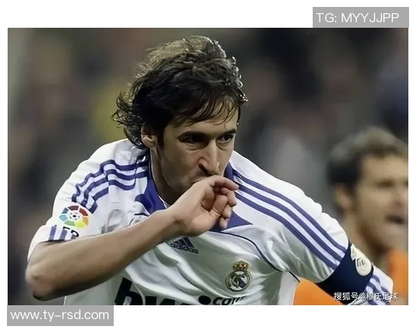 经典球星劳尔高清足球壁纸欣赏重温绿茵场上传奇瞬间 经典球星劳尔高清足球壁纸欣赏重温绿茵场上传奇瞬间